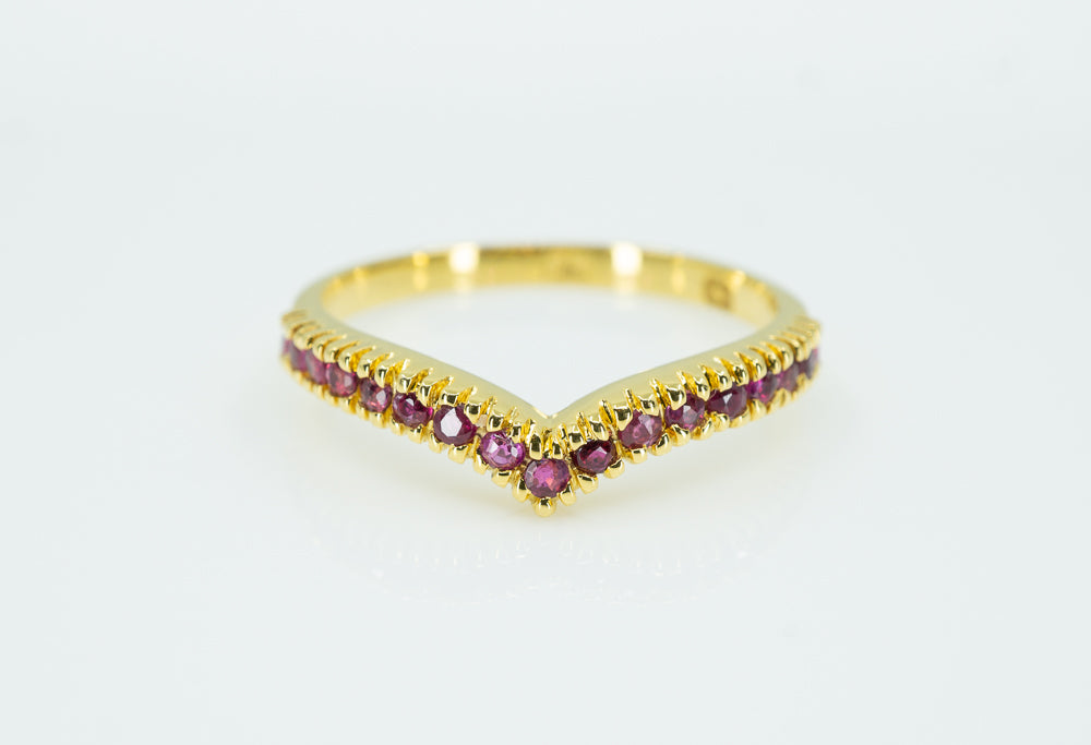 18ct Yellow Gold Curved ring with Rubys