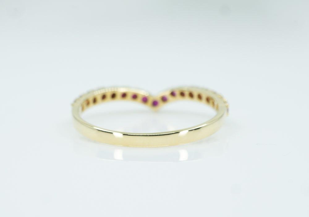 18ct Yellow Gold Curved ring with Rubys