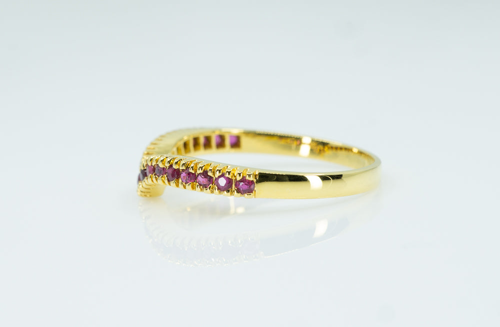 18ct Yellow Gold Curved ring with Rubys