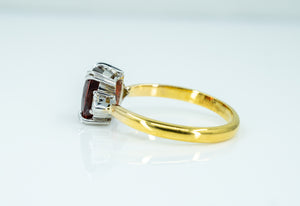 18ct Yellow Gold and White Gold ring with Solitaire Garnet