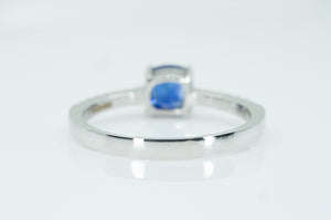 18ct White Gold ring with Solitaire Royal Blue Sapphire