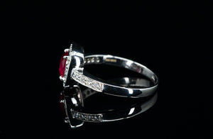 18ct White Gold ring with Solitaire Ruby